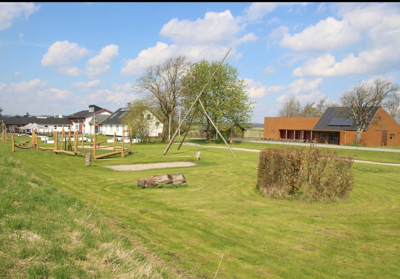 Kyst- Og Fjordcentret Hostel Orsted  ภายนอก รูปภาพ